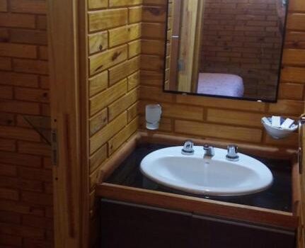 Apacible Jardin Anaden Un Toque De Lujo A Cabana El Druida
